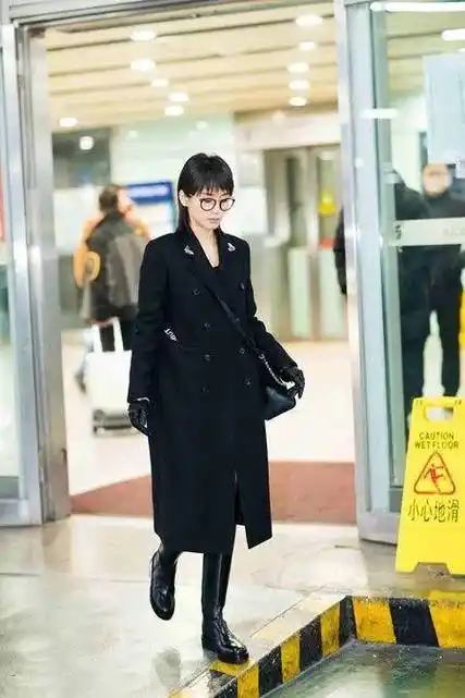 冬季穿搭还得看王子文,真不愧是小个子穿衣"鼻祖",显高又时髦_颜色