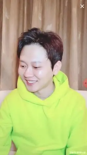 孟鹤堂周九良的第一次直播却变成了现场访问