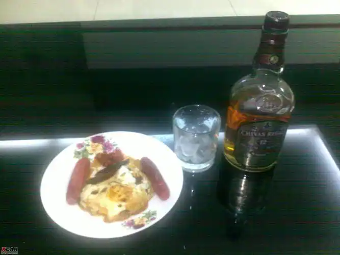 一个人宅在家里,减肥看球,喝酒