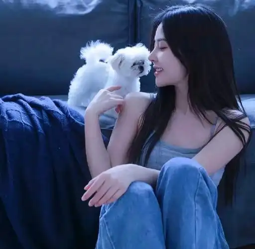 1/6 爱打瞌睡的小仙女 关注 女生头像 侧脸走一波～ #侧脸杀 #女生