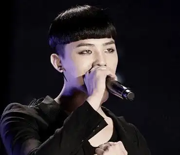 权志龙who you里的头发怎么剪