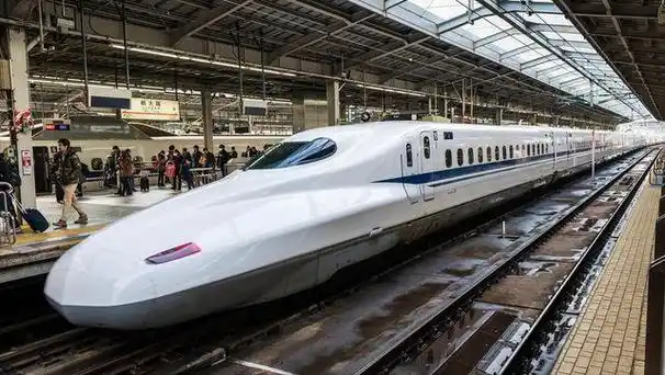 高铁设计暗藏玄学车厢数量被硬性固定为何只允许8节和16节