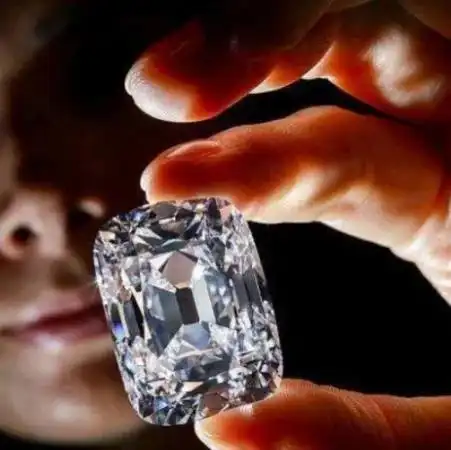 20岁穷女孩喜宝,凭什么拿下10克拉全美方钻?