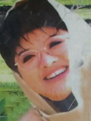 韩红昔日青涩照曝光 眉清目秀妩媚动人-凤凰新闻