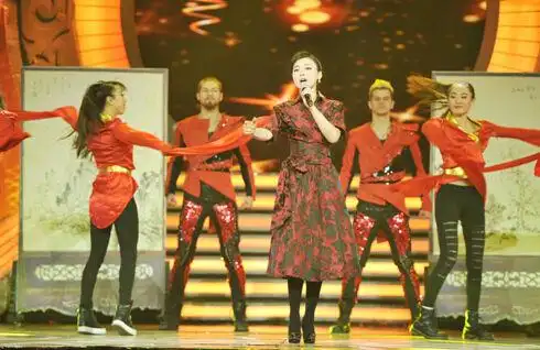 陈思思做客《明星同乐会》上演芈月新传