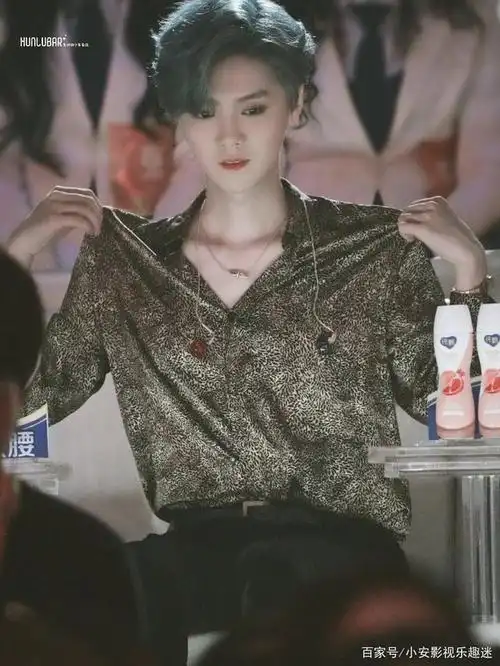 鹿晗这锁骨绝了