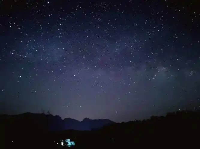 今晨五点的天空,流星乱舞,银河璀璨 - 花粉随手拍夜景 花粉俱乐部