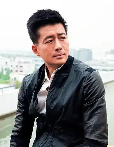 演员高曙光:和江珊遗憾离婚,51岁二婚娶圈外人,52岁再当爹