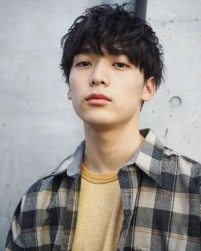 是不少日本男明星会选择的发型