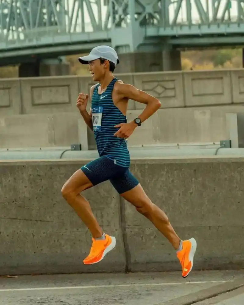 分享几个大迫杰纽约马拉松靓照