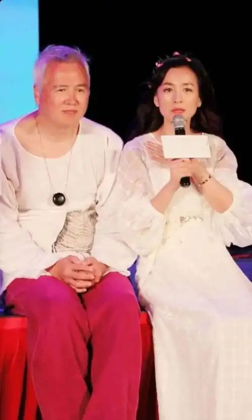 亿微商教母老公因一帘幽梦成名为她抛弃前妻张庭请了30名律师赚300亿