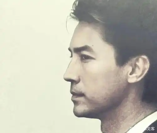 尊龙:一个将人生活通透的谪仙人