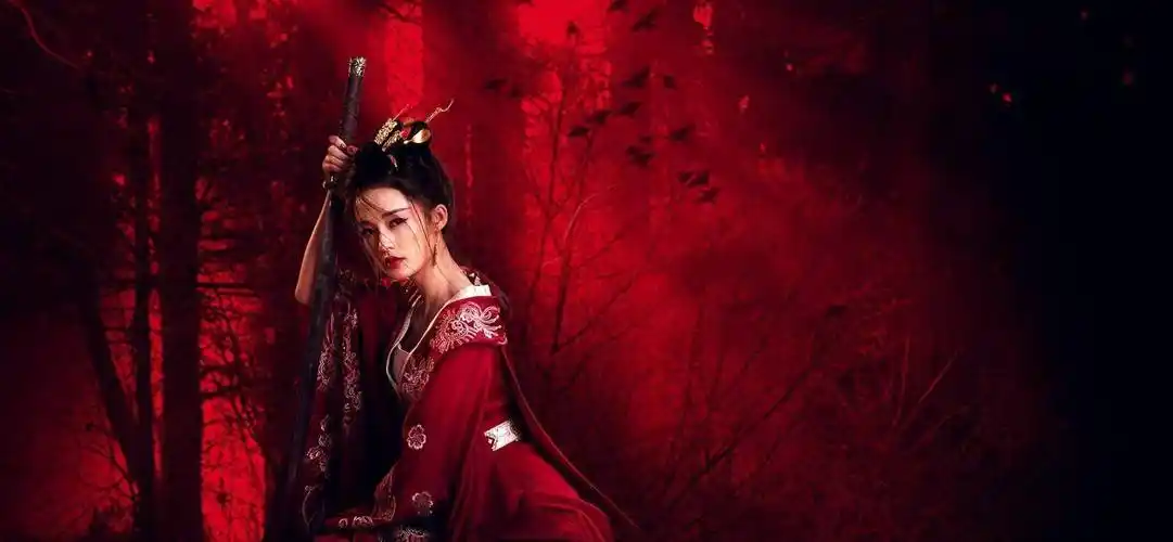 深受大家的喜爱,在今年上映的影片《诛仙》,《中国机长》中,李沁都有