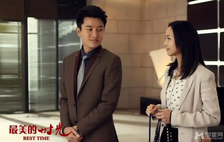 贾乃亮最美的时光帅气剧照 风度翩翩魅力十足