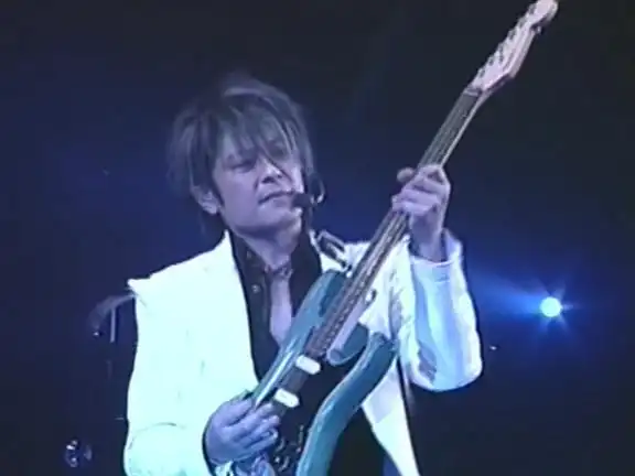 王杰嗓子毒害悬案真相揭开!资深娱记11年后爆料:都是自我炒作