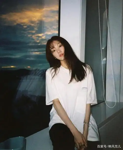 超会拍照的李圣经,照片拍起来都是充满了高级感.