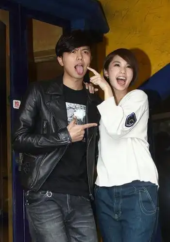 原创杨丞琳前男友黄鸿升去世,男友李荣浩发文惋惜:朋友一路走好