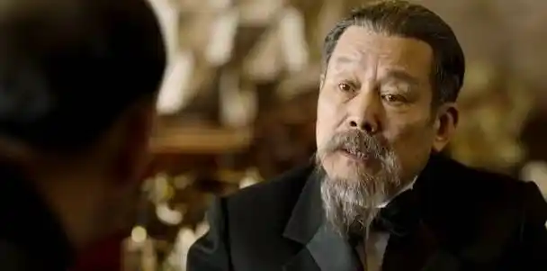 而袁世凯在当上大总统后,仍不满足.