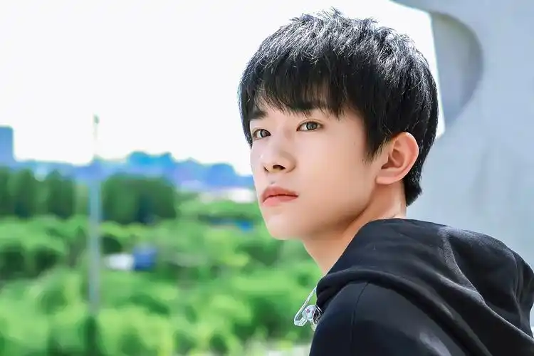 【精品】易烊千玺