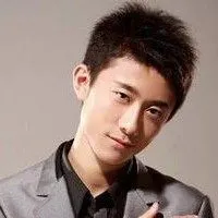 张一山头像高清图片大全_名人张一山真人头像大图下载_微信头像图片