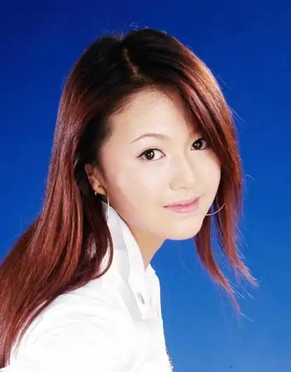 整容门:李宇春周笔畅也整过容?(图)