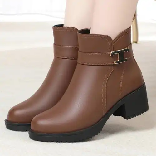 秋冬季新款女靴短靴粗跟中跟中老年妈妈棉鞋大码加绒羊毛马丁棉靴