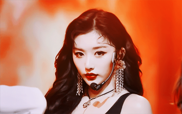 论孔雪儿的神级表情管理|孔雪儿表情管理好优秀 孔雪儿跳舞定点好美