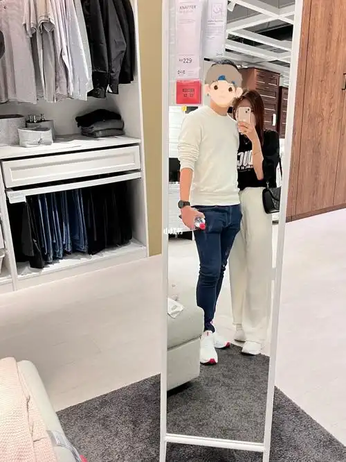 最后发现原来我们喜欢的设计都好相似哦#情侣  #男朋友  #情侣身高差