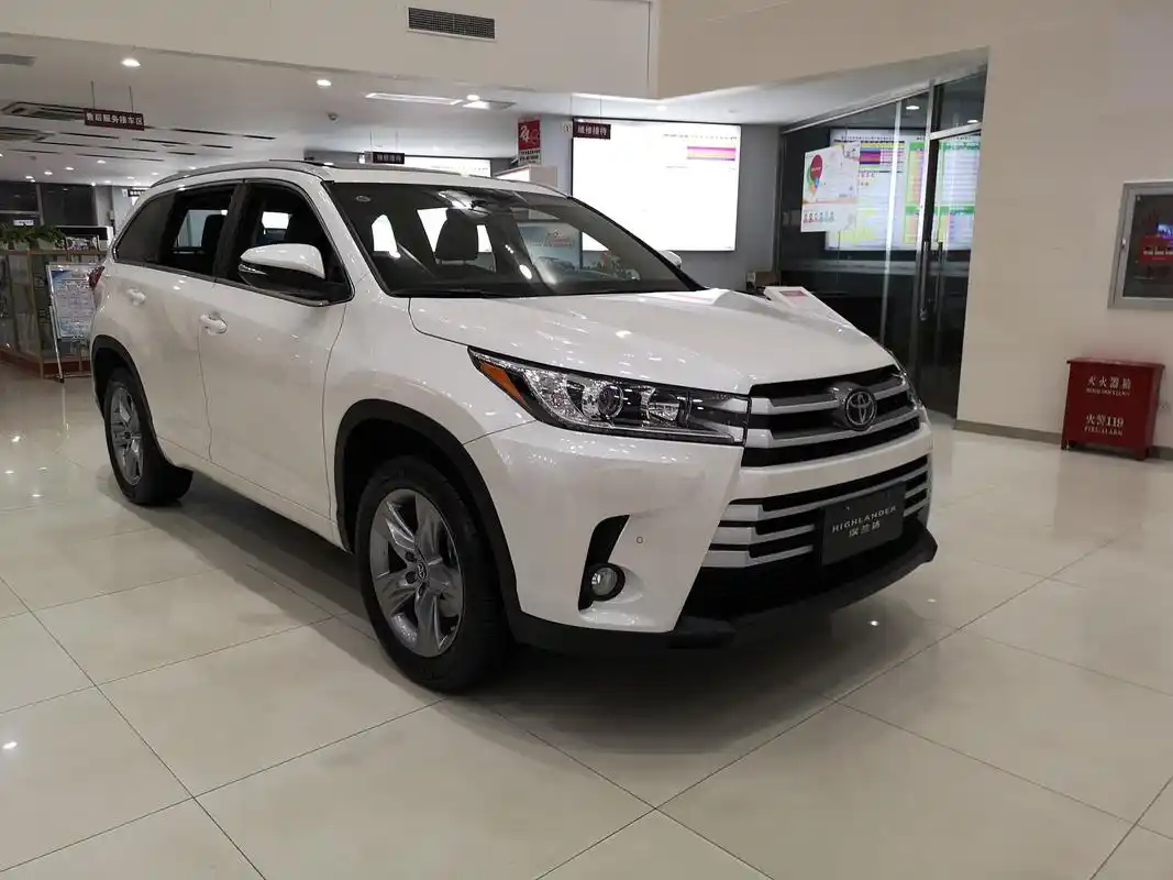 经典大七座之选 到店看汉兰达2018款四驱豪华版