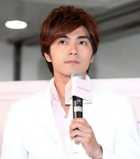 【图】揭秘贺军翔家庭成员 纠缠十一年终追回初恋女友