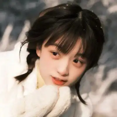 甜美气质淡雅好看的短发女头最新版 短发女生真人照片微信头像_女生