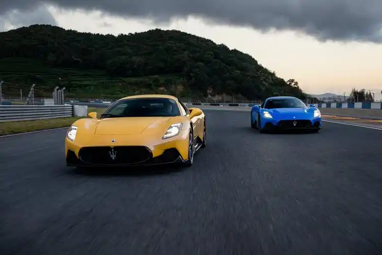 玛莎拉蒂超级跑车mc20中国赛道首秀