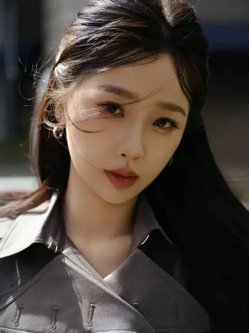 虞书欣亮相北京线下活动 意式街头风美出新高度_网友_品牌_观众