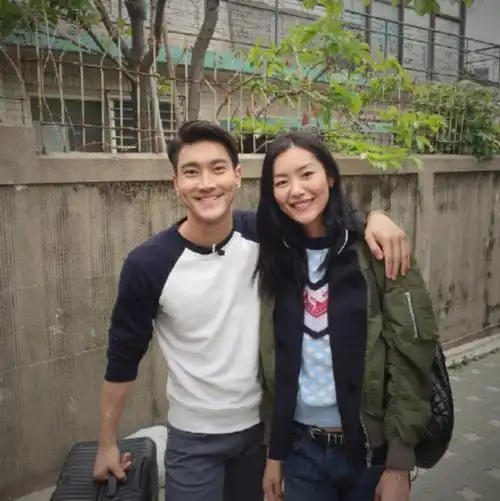 石榴夫妇刘雯and崔始源