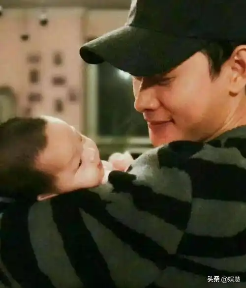 愿"罗小糖"健康快乐长大,一家三口永远温馨,幸福