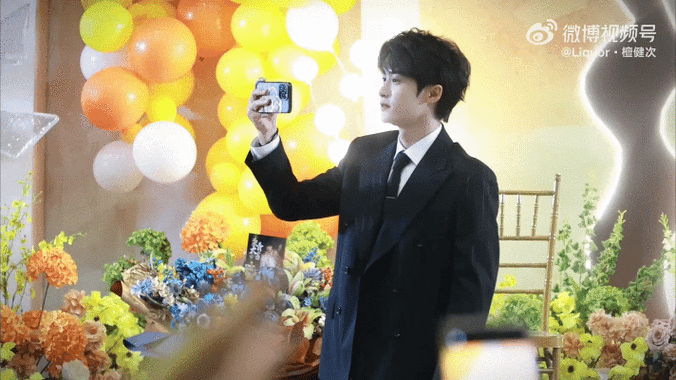 原创325娱新瓜张艺兴肖战成毅赵露思檀健次龚俊陈都灵杨超越