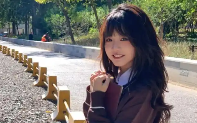 【bej48-朱虹蓉】猪猪跳热恋冰激凌太可爱啦!