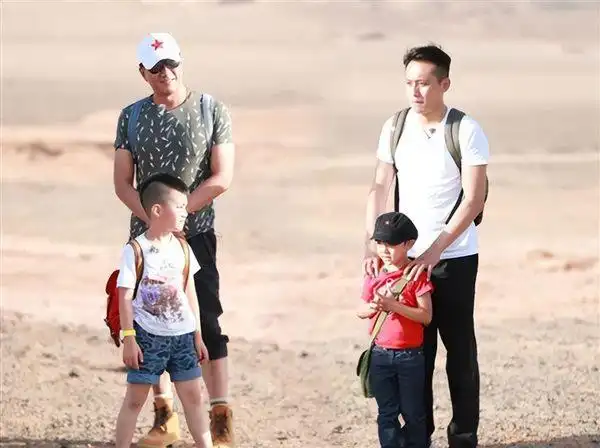 为何全网都在磕军烨cp,聊一聊刘烨与胡军的蓝色往事就明白了