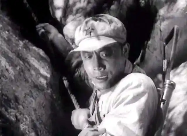 剿匪老电影《智取华山》,惊险刺激,67年前上映,曾获国际大奖