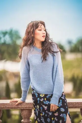 李圣经画报拍摄花絮照曝光!这泡面头太抢视线!欧尼pose超专业!