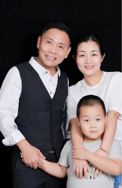 著名歌手祁隆:农村走出来的亲民歌手,与乐凡离婚后失声痛哭