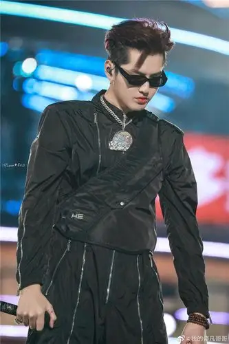 吴亦凡宽松春季2021连体拉链黑色会同休闲裤