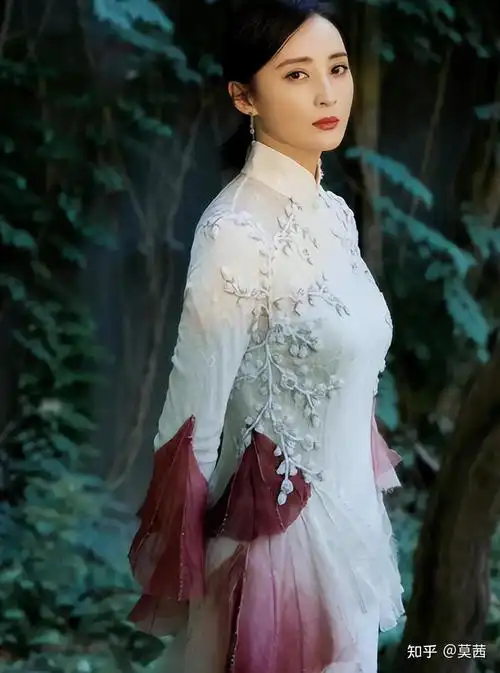 一个赛一个!刘涛:18岁好美,孙俪:18岁更美,蒋勤勤:你们让让