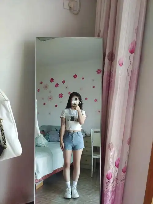 然后穿后面那套感觉自己不显矮还显瘦,hhh#150cm女生穿搭  #小个子穿