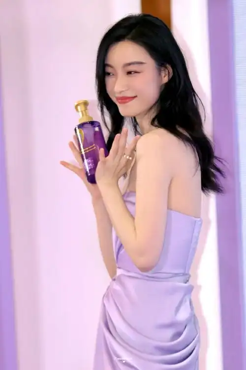 巴黎欧莱雅美发代言人倪妮