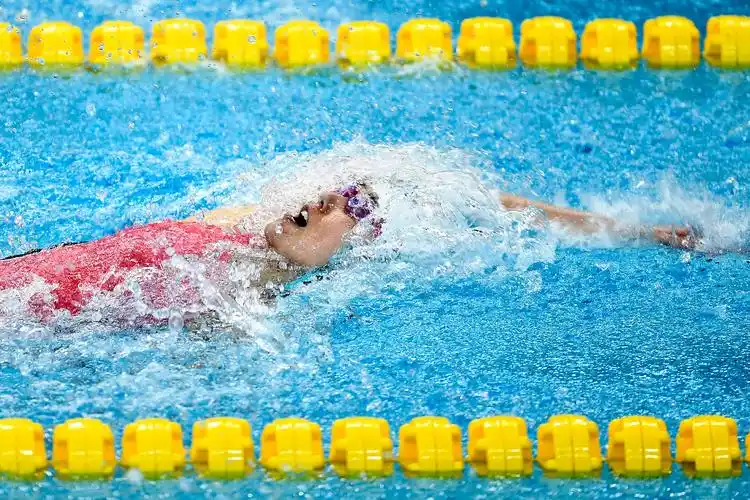 游泳——世界杯:刘湘打破女子50米仰泳世界杯纪录夺冠