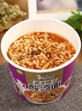 康师傅经典桶油泼辣子85g*酸汤面