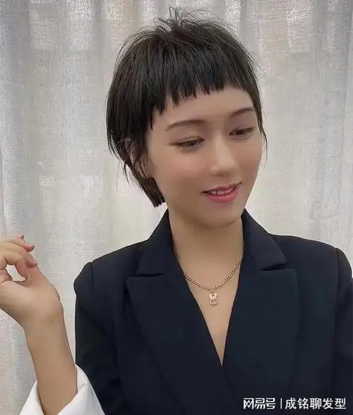 这6种时尚减龄的短发,让你远离"阿姨发型"|脸型|刘海|卷发|中性风