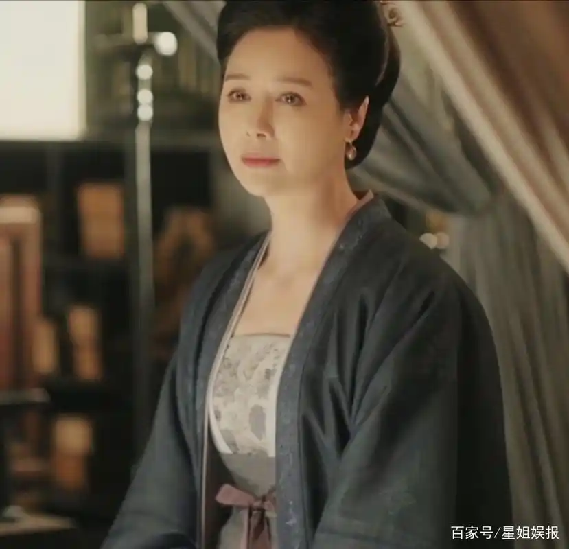 邓英:《西游记续集》的樵妻,出道20多年没火,嫣语赋演秋嫣嫡母