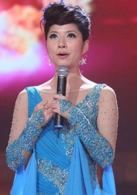 吉雪萍,当年的"白雪",白雪是典型的三好学生,家世好,学习好,人缘好